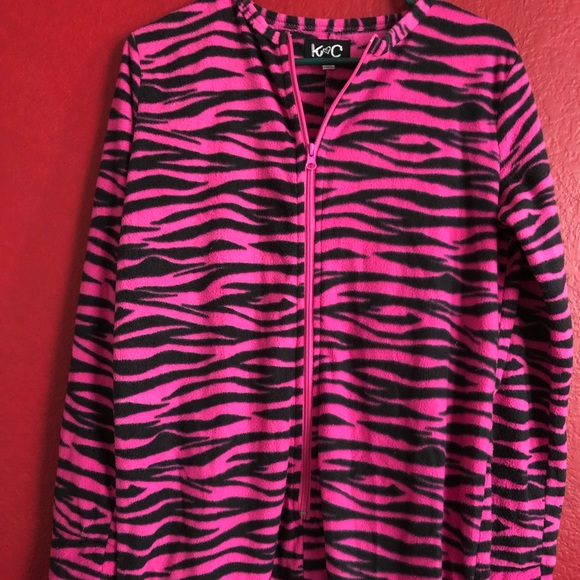 Awesome adult footie pajamas - Picture 1 of 3